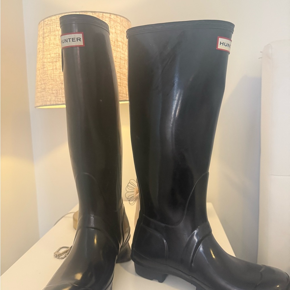 Hunter Black Women’s Glossy Rain Boots